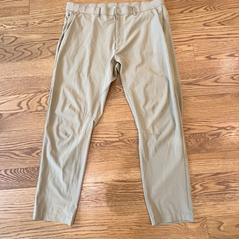 Fabletics The Only Pant Classic Fit Mens Size 38x32 (30